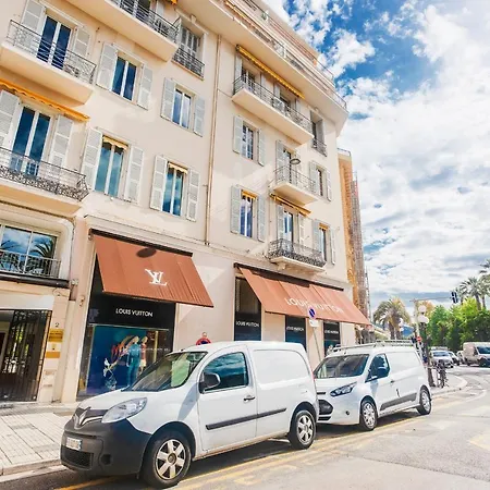 Palais 1er Ap4292 By Riviera Homes 아파트